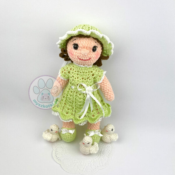 Szmaciana lala Zuzia 35 cm + sukienka, kapelusz i buciki 3 - szmaciana lala, szydełkowa lalka, lalka do ubierania, prezent dla dziewczynki, pokój dziewczynki, prezent dla niej