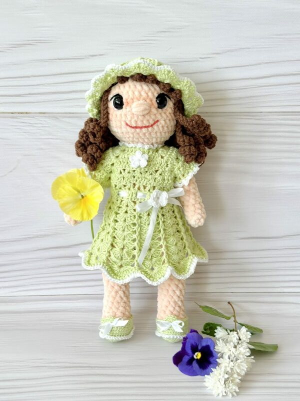 Szmaciana lala Zuzia 35 cm + sukienka, kapelusz i buciki 7 - szmaciana lala, szydełkowa lalka, lalka do ubierania, prezent dla dziewczynki, pokój dziewczynki, prezent dla niej