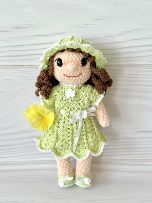 Szmaciana lala Zuzia 35 cm + sukienka, kapelusz i buciki 4 - szmaciana lala, szydełkowa lalka, lalka do ubierania, prezent dla dziewczynki, pokój dziewczynki, prezent dla niej