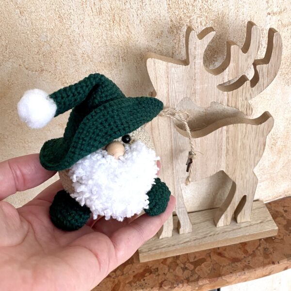 Skrzat okrąglaczek 10-15 cm 1 - skrzat,skrzacik,breloczek,brelok,myszkotki,zawieszka,ozdoba świąteczna,dekoracja świąteczna,boże narodzenie,na święta,krasnal,dekoracja stołu,ręcznie robione,crochet toy,chrochet elf,crochet dwarf,key chain,pomysł na prezent